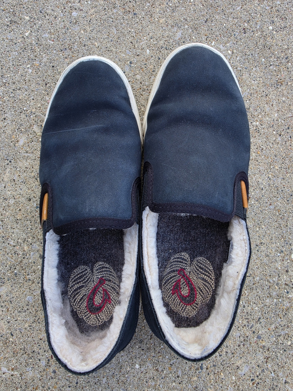 Olukai Pehuea Heu Womens 7 Black Leather Shearling Fur Lined Slip On Shoes